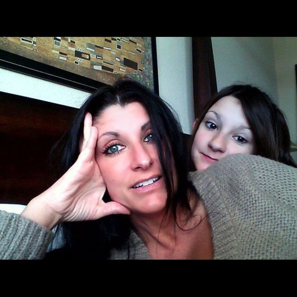 Meet your Posher Gypsum Pearle - Picture 7 of 10